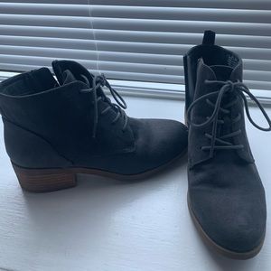 Blue/grey shirt boots size 7.5